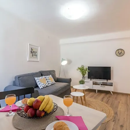 Central New Apartment Nonna Mara Rovinj Exterior foto