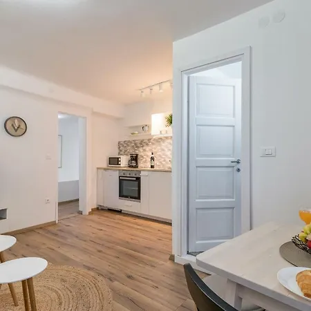 Central New Apartment Nonna Mara Rovinj Exterior foto